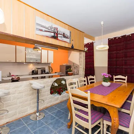 Premium * Trogir