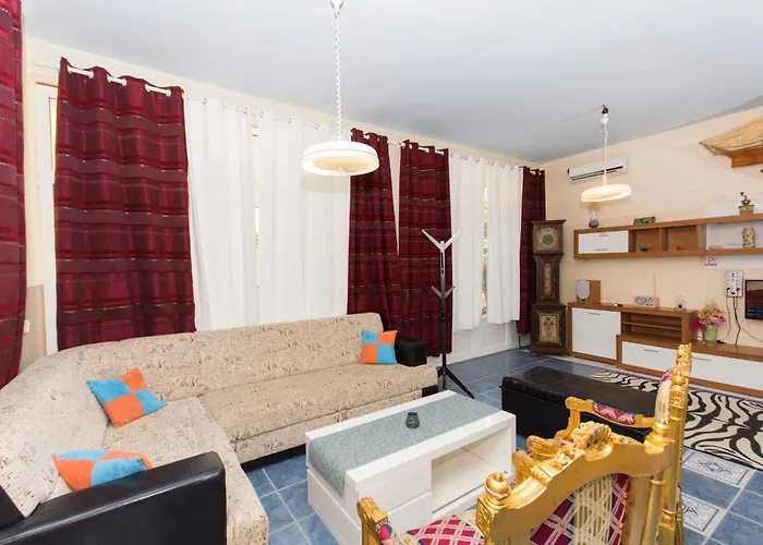 Premium 아파트 트로기르